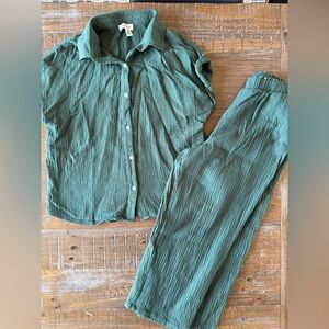 Jessica Simpson Green Cropped Pants & Shirt Set Gauzy Spring Summer Lightweight